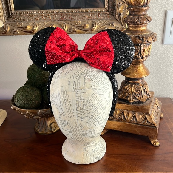 Disney Accessories - Disney Minnie Ears